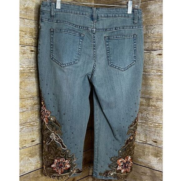 A.Z.I MID-RISE NWT EMBROIDERED BEADED EMBELLISHED JEWELED NATURAL CAPRI JEANS - Picture 2 of 9